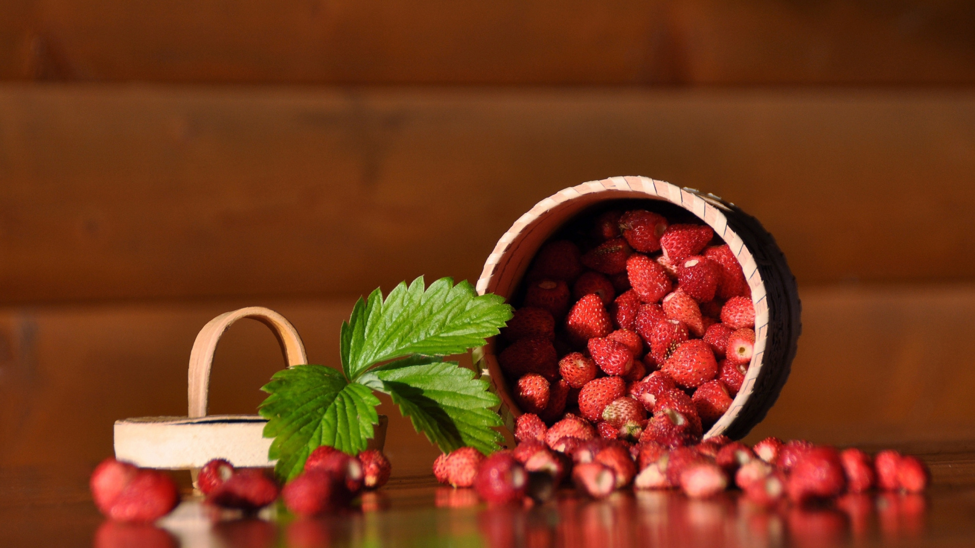 Red Raspberry in White Ceramic Bowl. Wallpaper in 1920x1080 Resolution