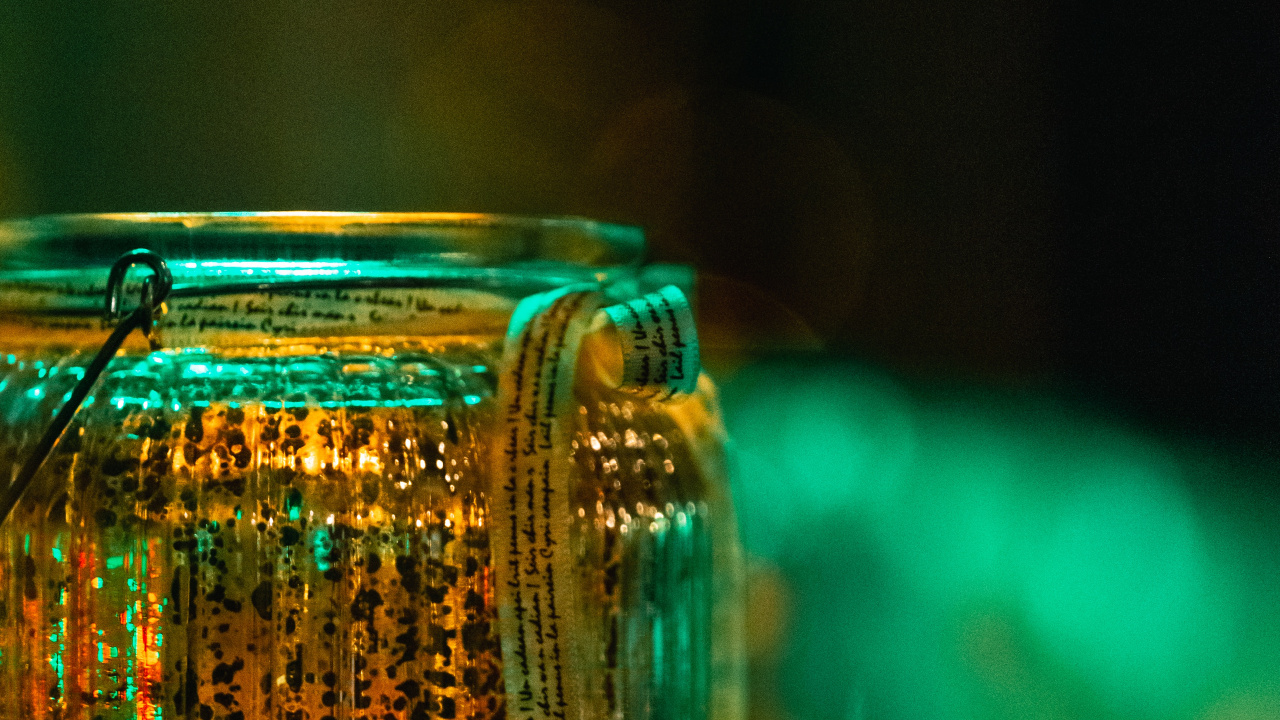 Clear Glass Jar With String Lights. Wallpaper in 1280x720 Resolution