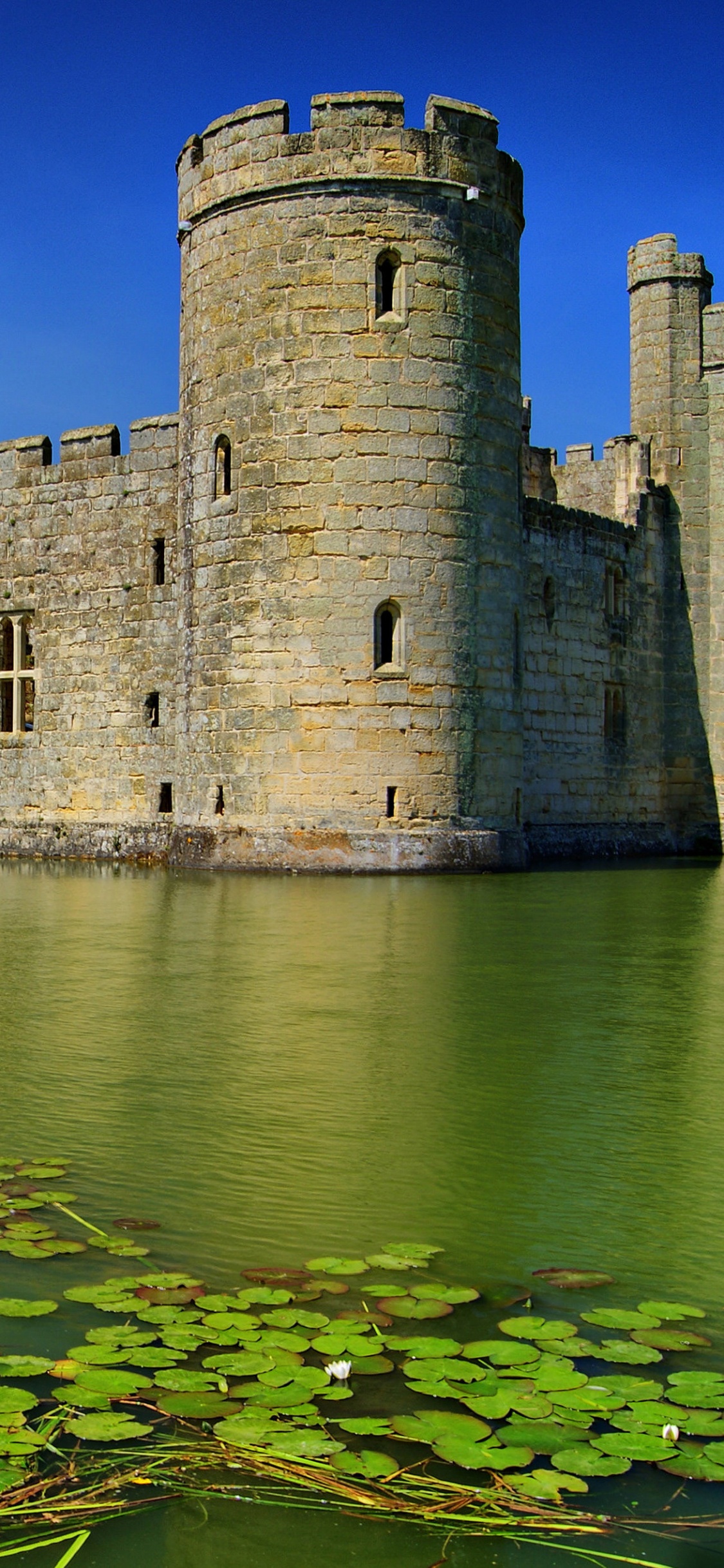 El Castillo De Bodiam, Castillo, el Castillo de Agua, Foso, la Vía Navegable. Wallpaper in 1125x2436 Resolution