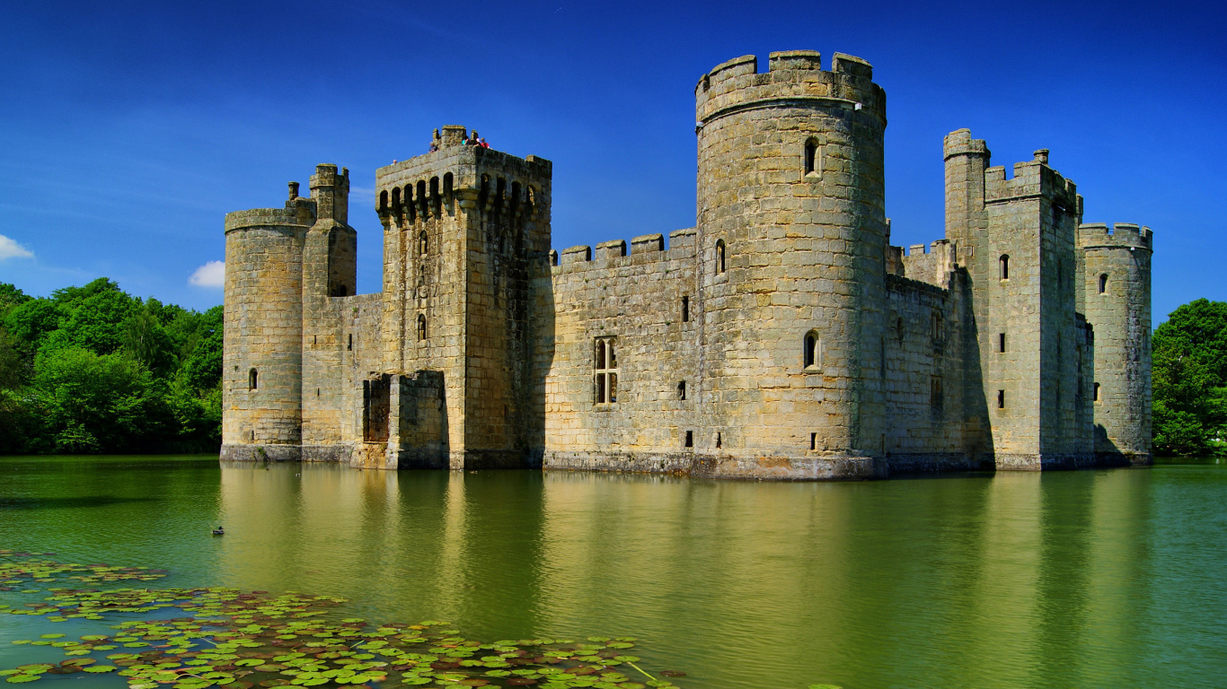 El Castillo De Bodiam, Castillo, el Castillo de Agua, Foso, la Vía Navegable. Wallpaper in 1366x768 Resolution