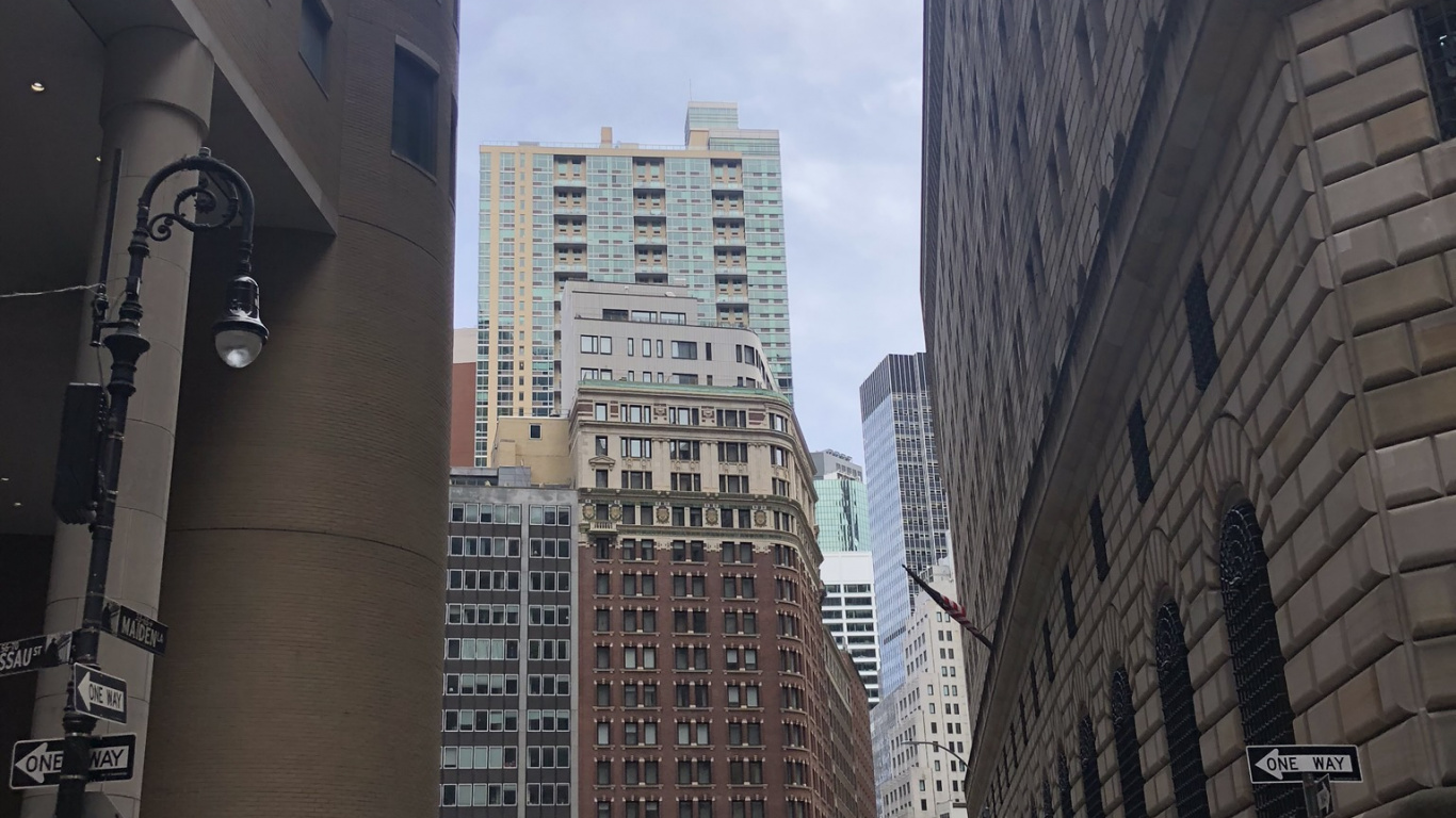 Ventana, Carretera, Torre de Bloques, Barrio, Infraestructura. Wallpaper in 1366x768 Resolution