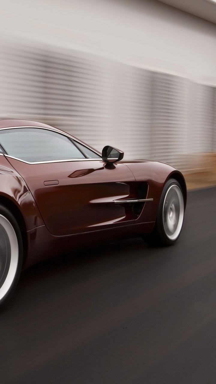 Ferrari Rouge 458 Italia Sur Route. Wallpaper in 720x1280 Resolution