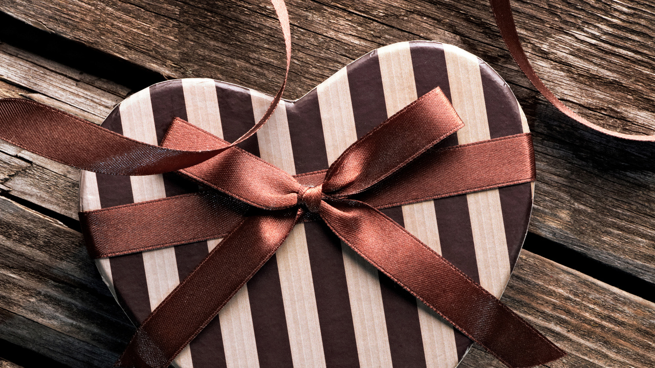 Regalo, Envoltorio de Regalo, el Día de San Valentín, Cinta, Morena. Wallpaper in 1280x720 Resolution