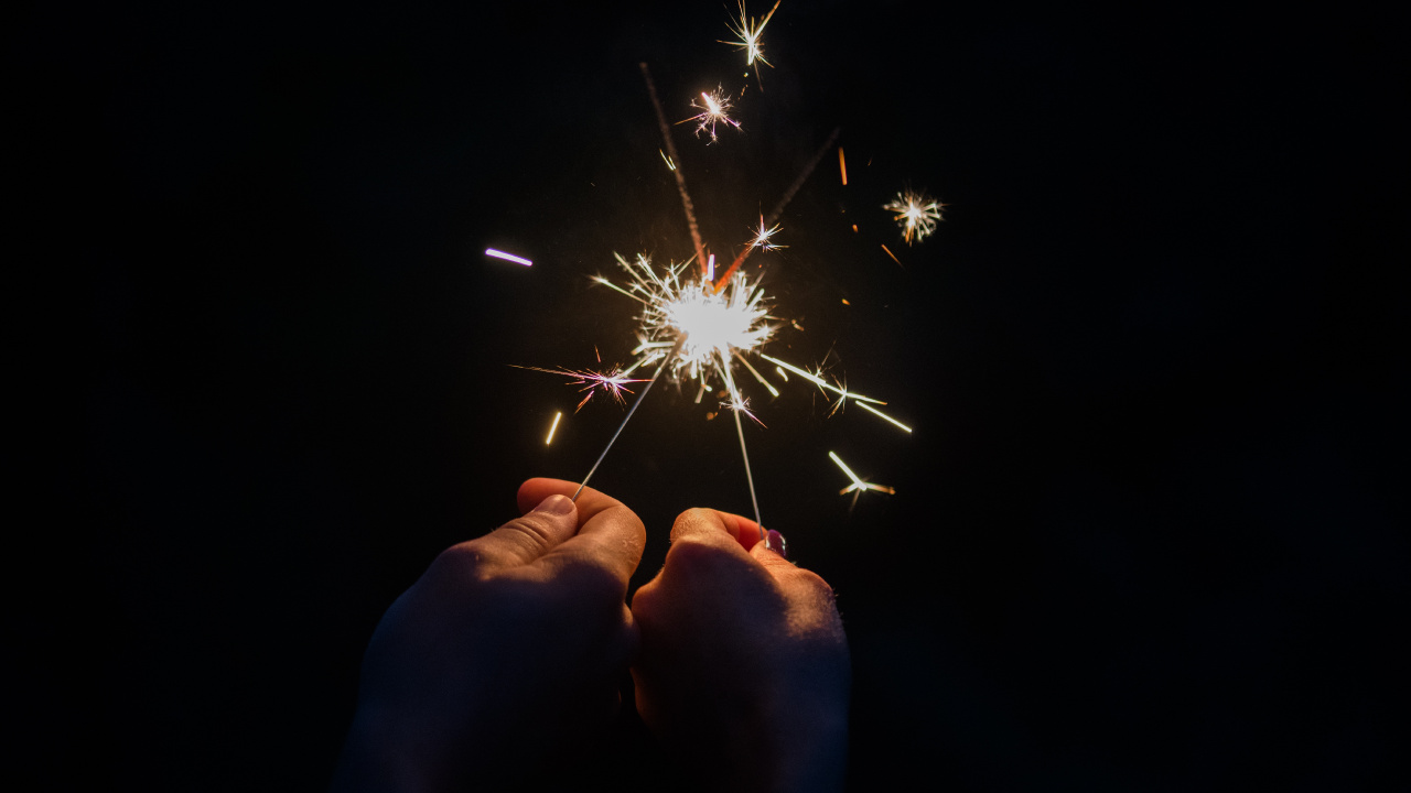 Wunderkerze, Feuer, Feuerwerk, Neue Jahre Tag, Diwali. Wallpaper in 1280x720 Resolution