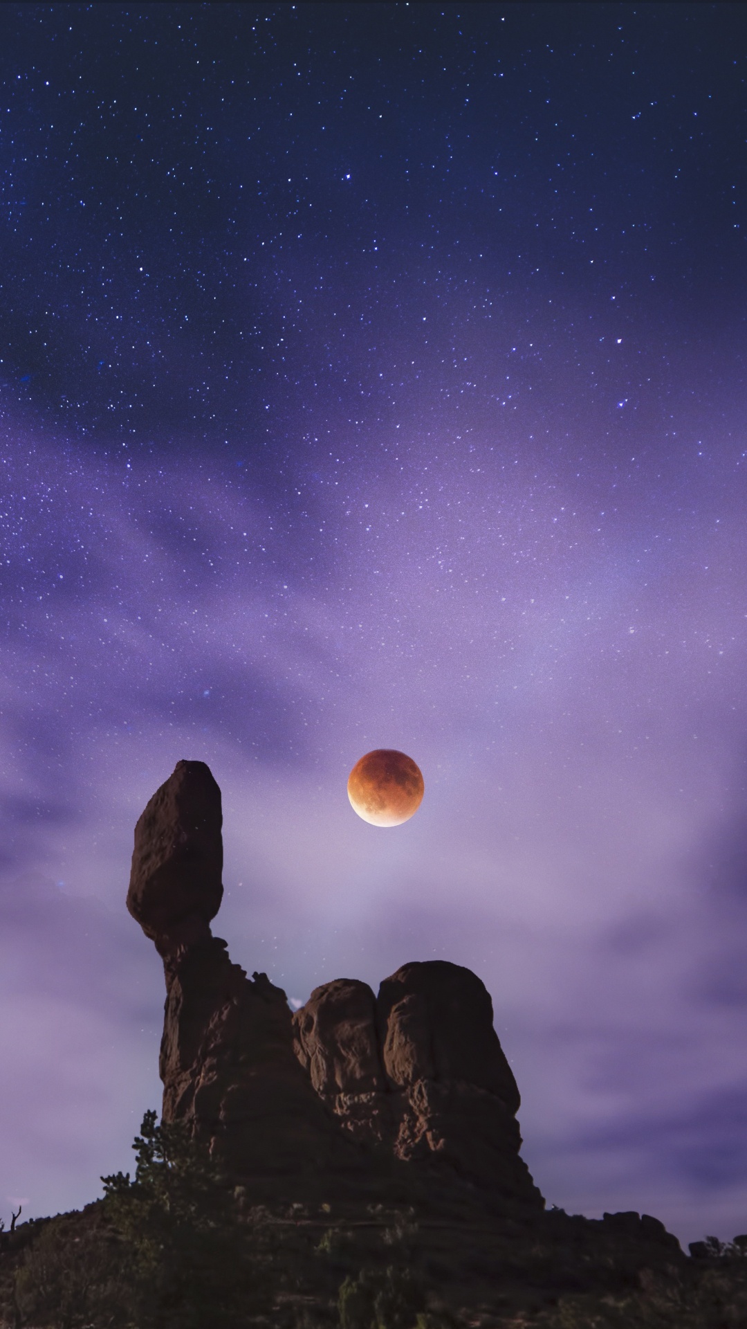 Silhouette of Man and Woman Sitting on Rock Under Starry Night. Wallpaper in 1080x1920 Resolution