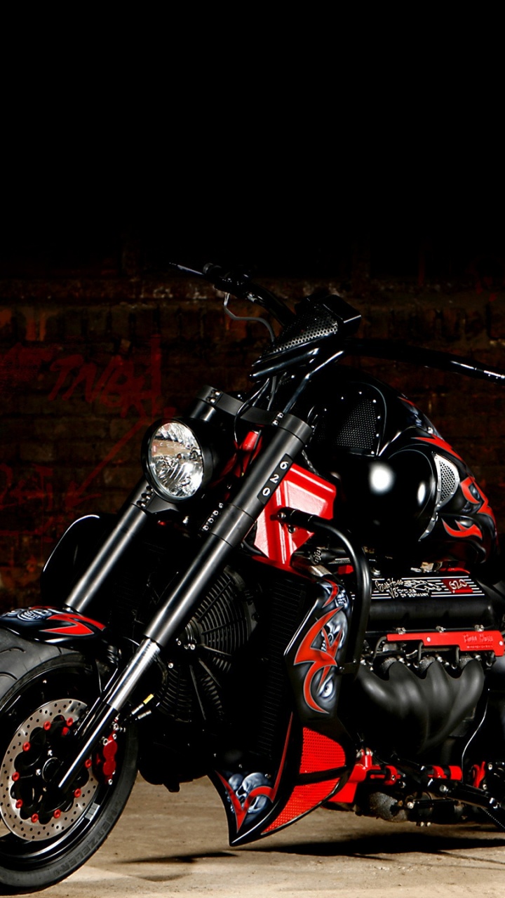 Schwarz-rotes Cruiser-Motorrad. Wallpaper in 720x1280 Resolution