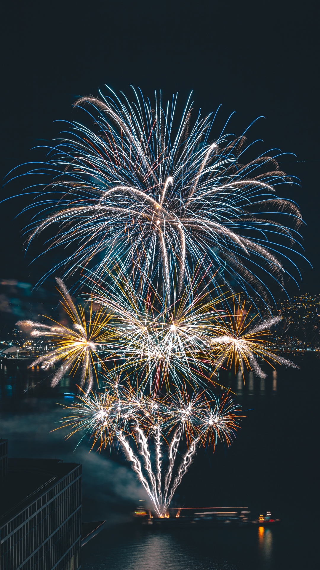 Fireworks, New Years Day, Night, Midnight, Darkness. Wallpaper in 1080x1920 Resolution