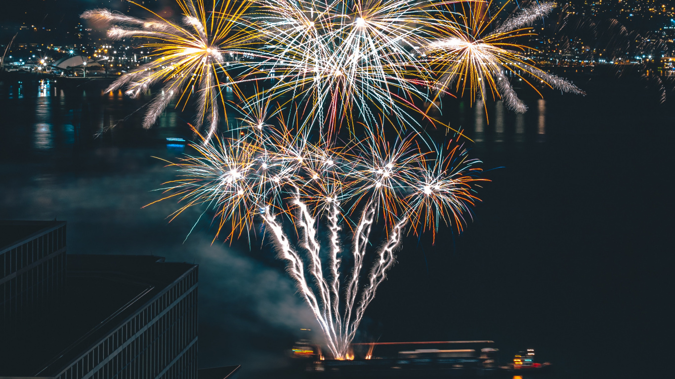Fireworks, New Years Day, Night, Midnight, Darkness. Wallpaper in 1366x768 Resolution