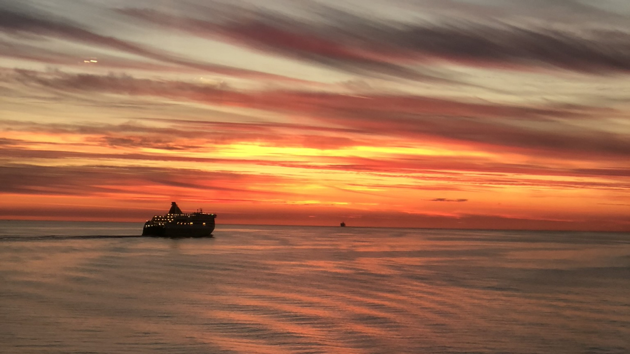 Horizont, Wasser, Sonnenuntergang, Gewässer, Sonne. Wallpaper in 1280x720 Resolution