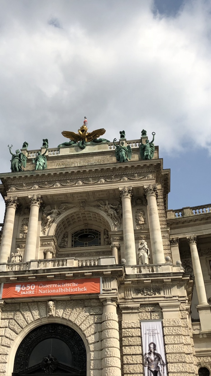 Hofburg Imperial Palace, Triumphal Arch, Classical Architecture, Ancient History, Faade. Wallpaper in 720x1280 Resolution