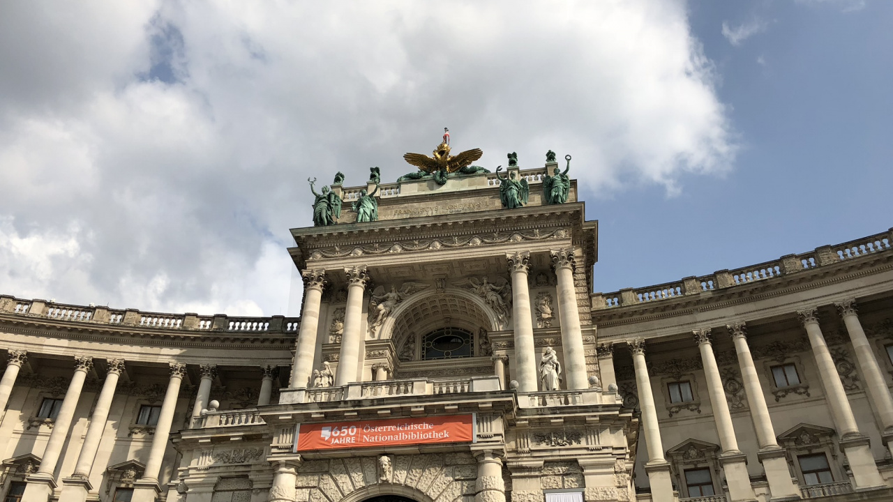 Hofburger Kaiserpalast, Triumphbogen, Klassische Architektur, Alte Geschichte, Architektur. Wallpaper in 1280x720 Resolution