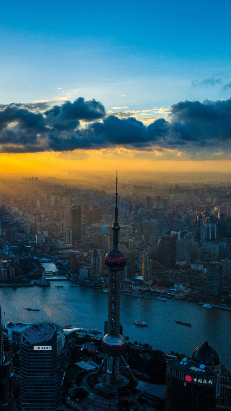City Skyline Under Blue Sky During Daytime. Wallpaper in 750x1334 Resolution