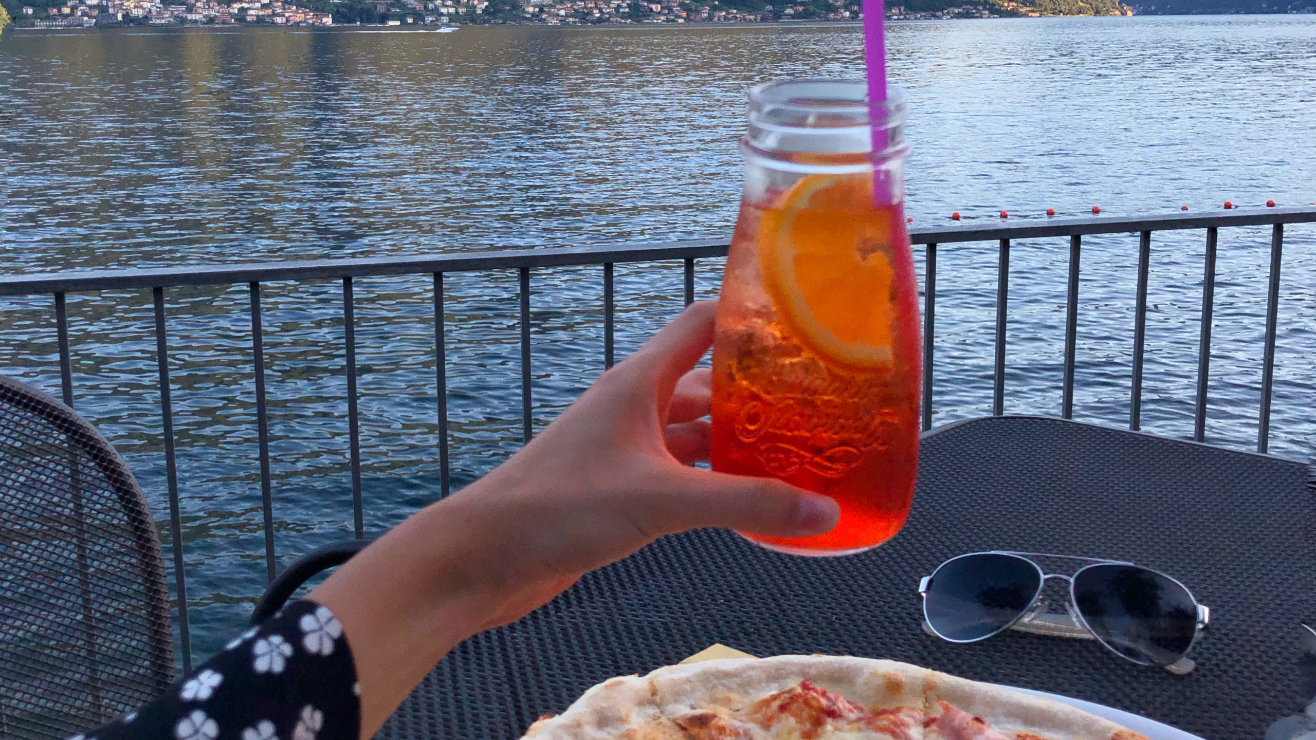 Pizza, Cocina Europea, Agua, Cuerpo de Agua, Las Formaciones Montañosas. Wallpaper in 2560x1440 Resolution