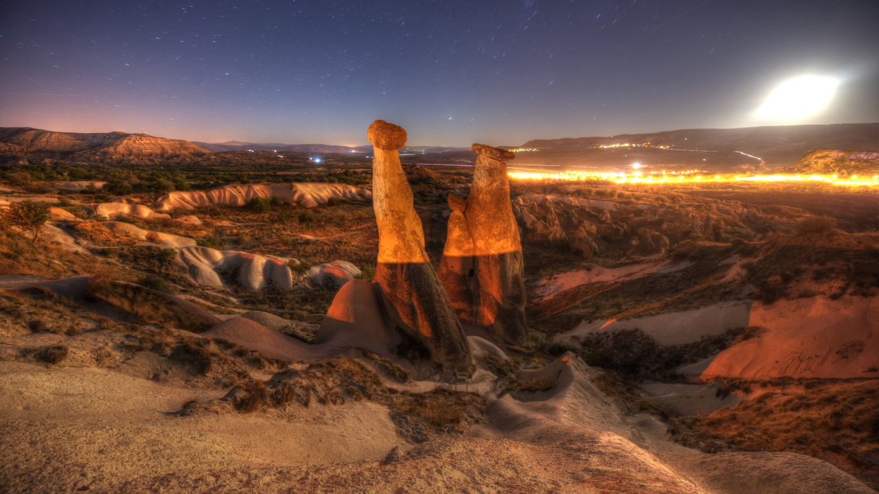 Brown Rock Formation During Night Time. Wallpaper in 1280x720 Resolution