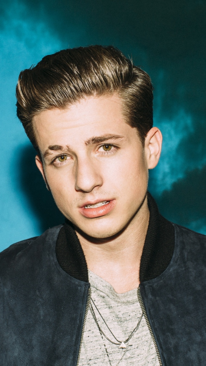 Hair, Face, Hairstyle, Eyebrow, Forehead. Wallpaper in 720x1280 Resolution