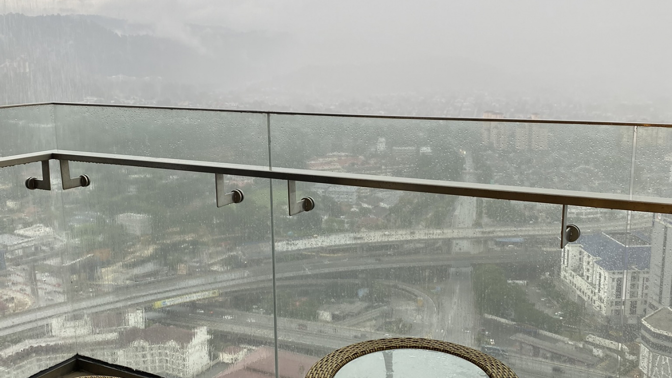 Tabelle, Wasser, Möbel, Outdoor-Möbel, Tisch im Freien. Wallpaper in 1366x768 Resolution