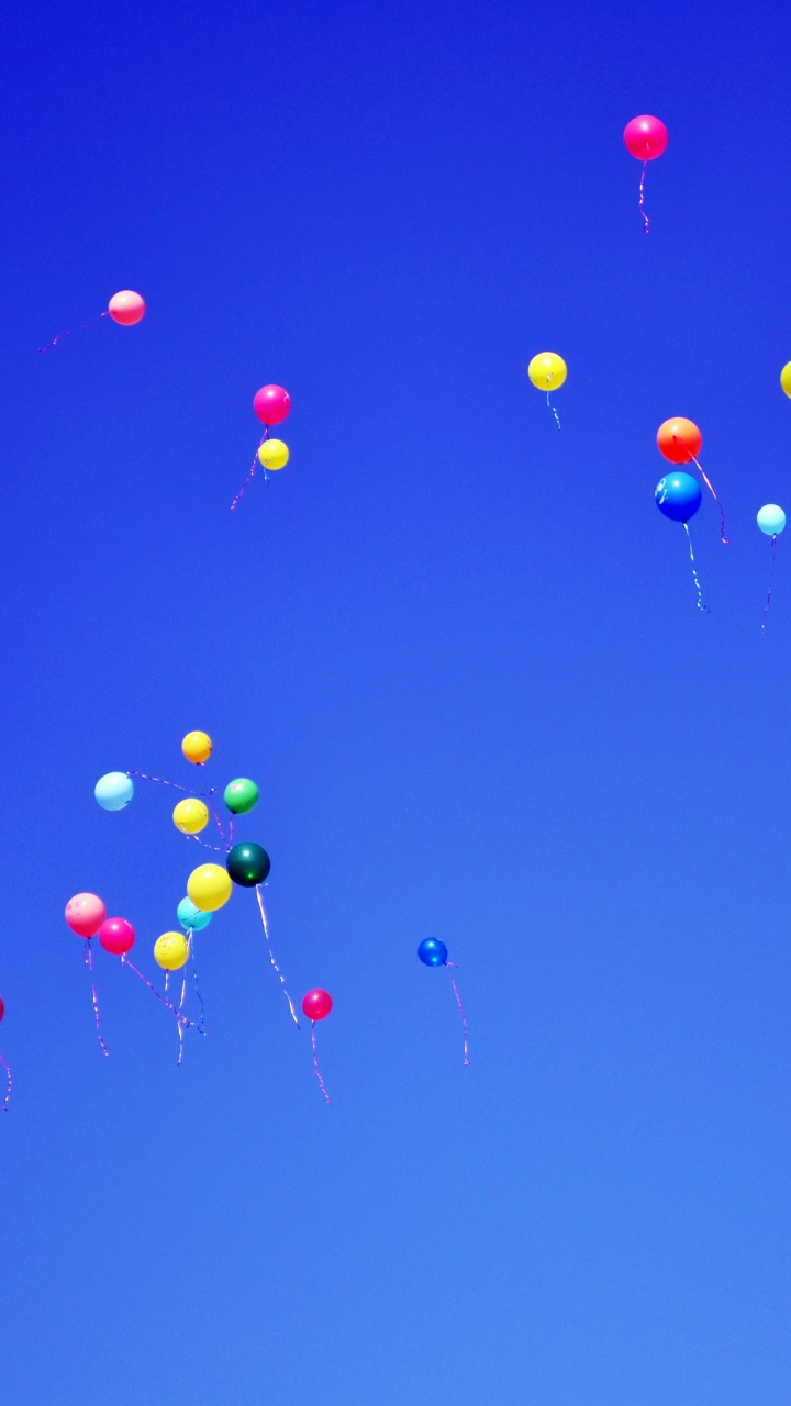 Red Blue and Yellow Balloons in The Sky. Wallpaper in 720x1280 Resolution