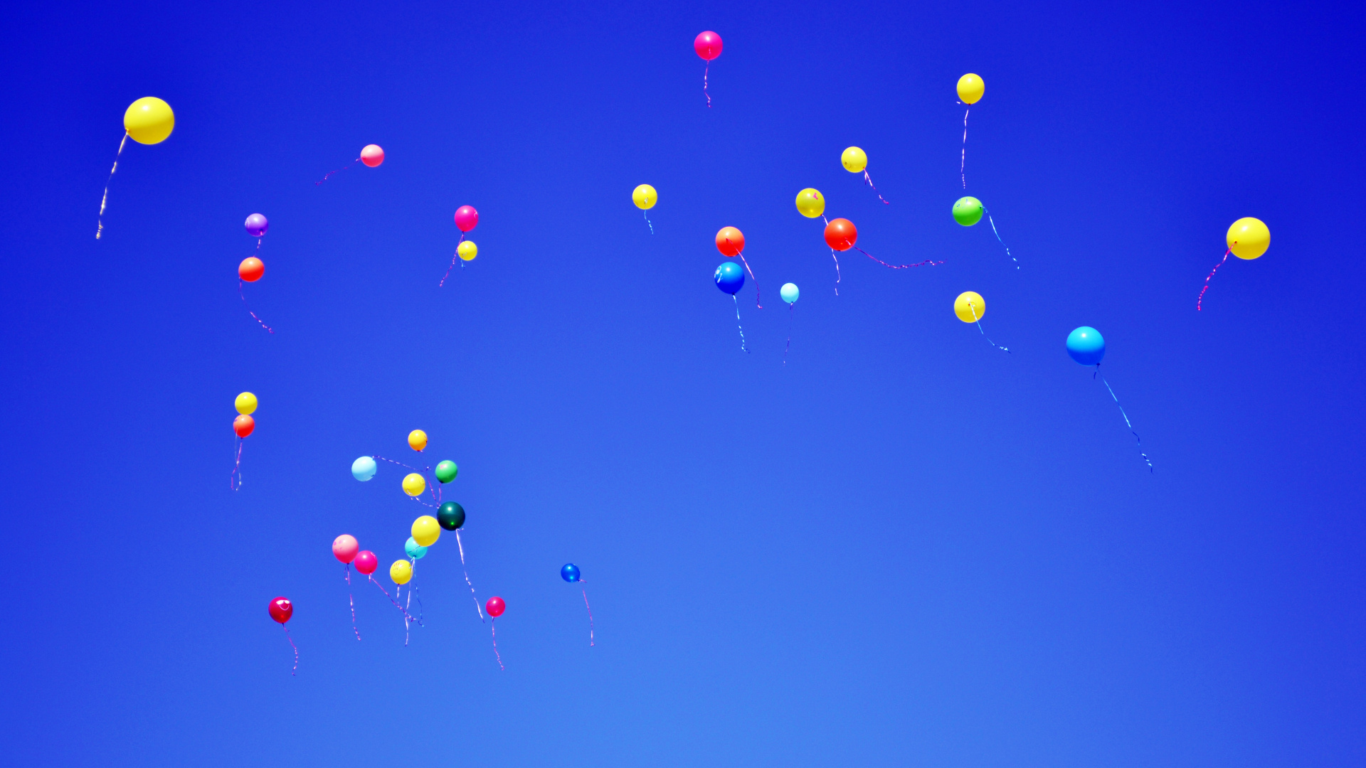 Globos Rojos, Azules y Amarillos en el Cielo. Wallpaper in 1920x1080 Resolution