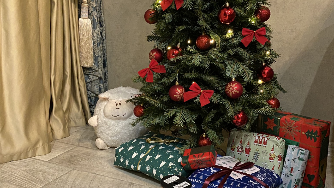 Weihnachtsbaum, Weihnachten, Baum, Innenarchitektur, Zimmer. Wallpaper in 1280x720 Resolution