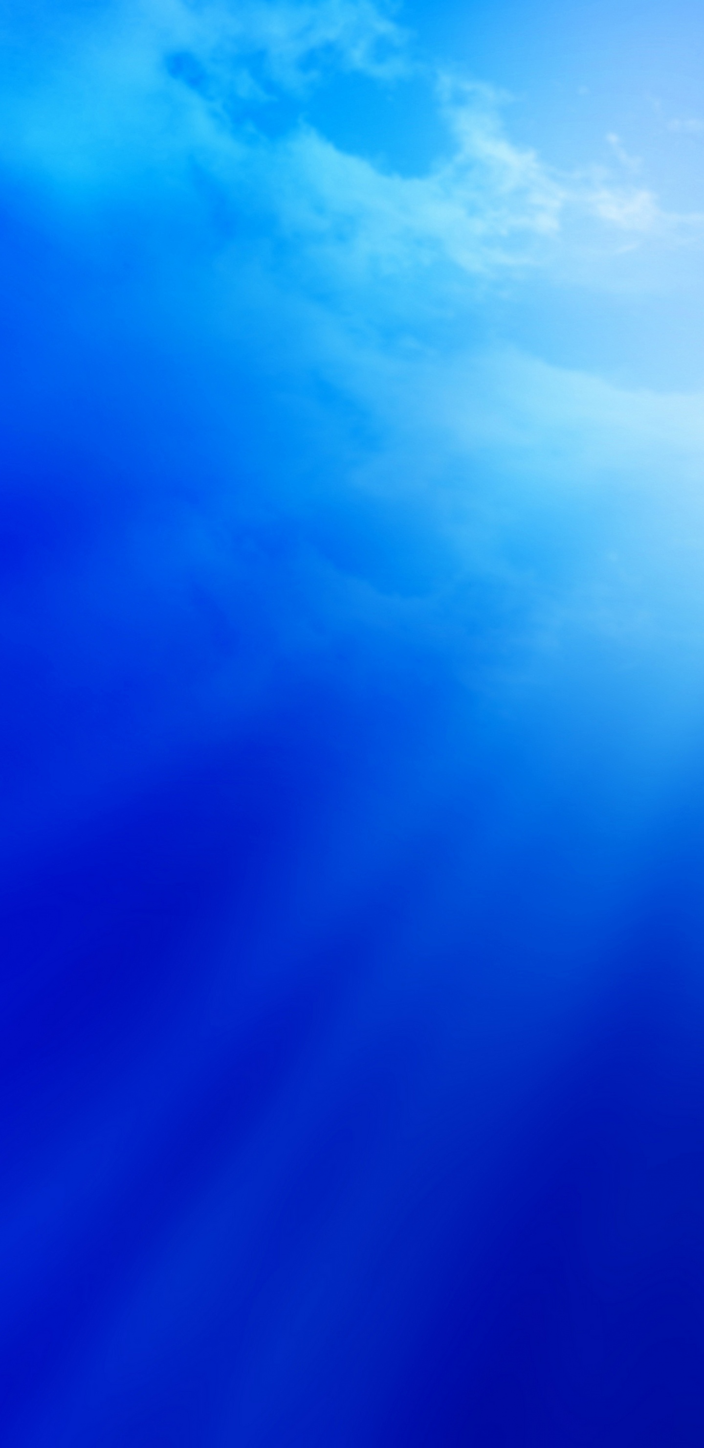 Weiße Wolken Und Blauer Himmel. Wallpaper in 1440x2960 Resolution