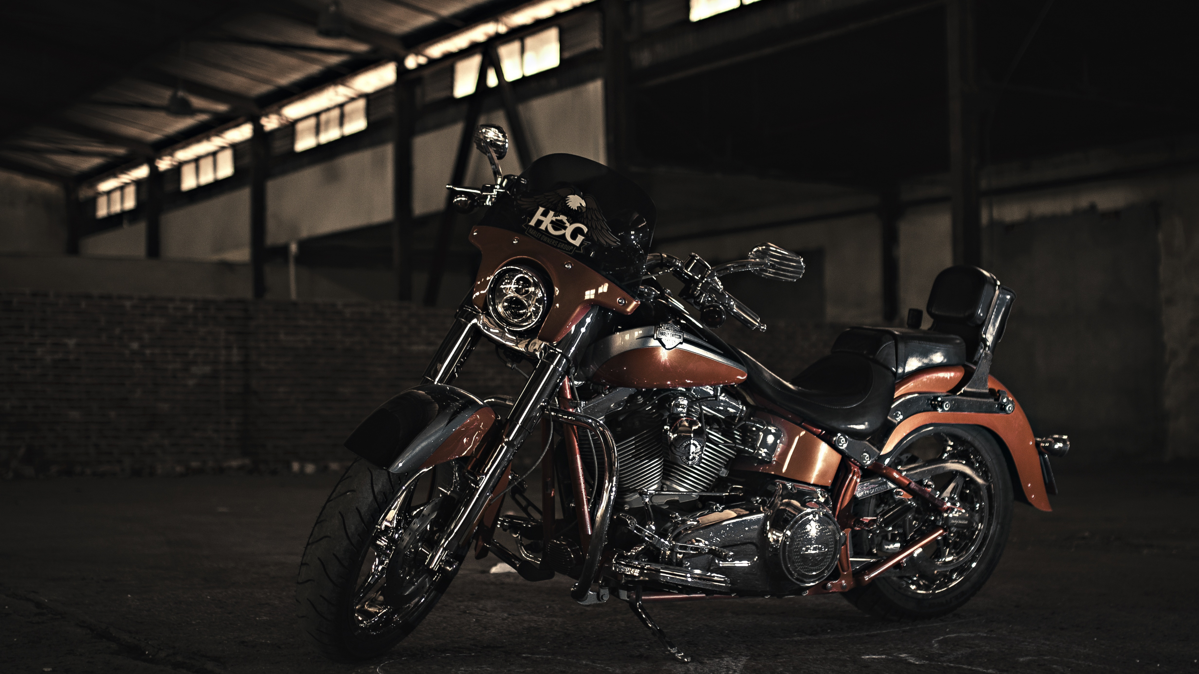 Schwarz-silbernes Cruiser-Motorrad. Wallpaper in 3840x2160 Resolution