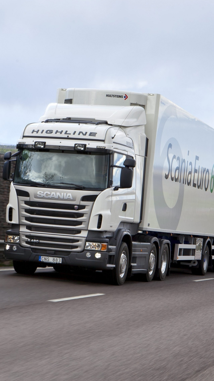 Camion Blanc et Marron Sur Route Pendant la Journée. Wallpaper in 750x1334 Resolution