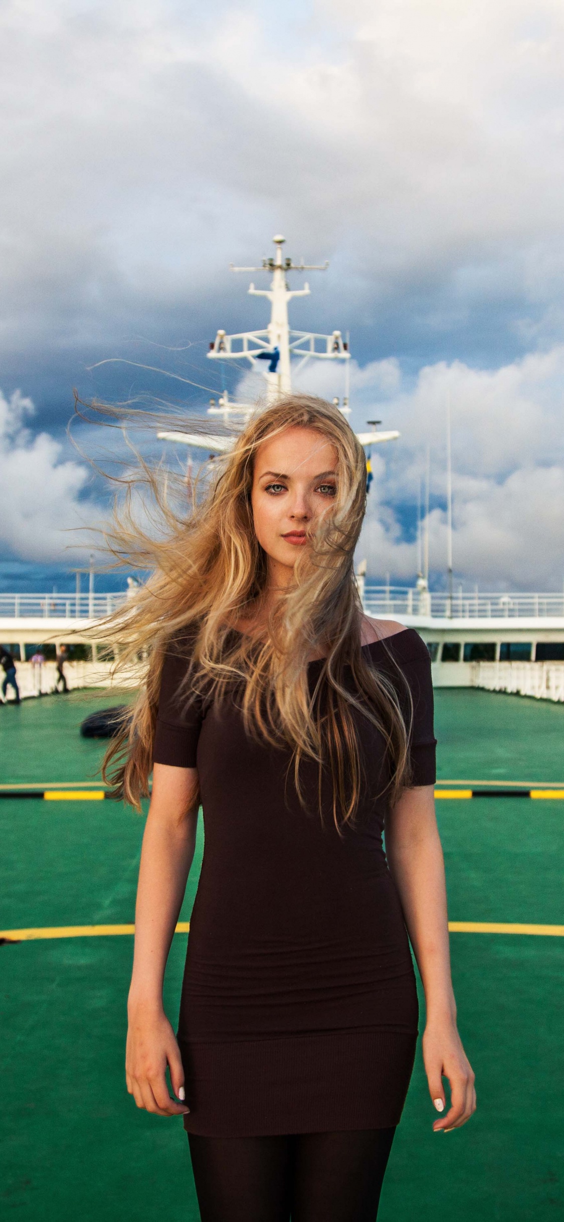 Rumänien, Portrait, Blau, Cloud, Blonde. Wallpaper in 1125x2436 Resolution