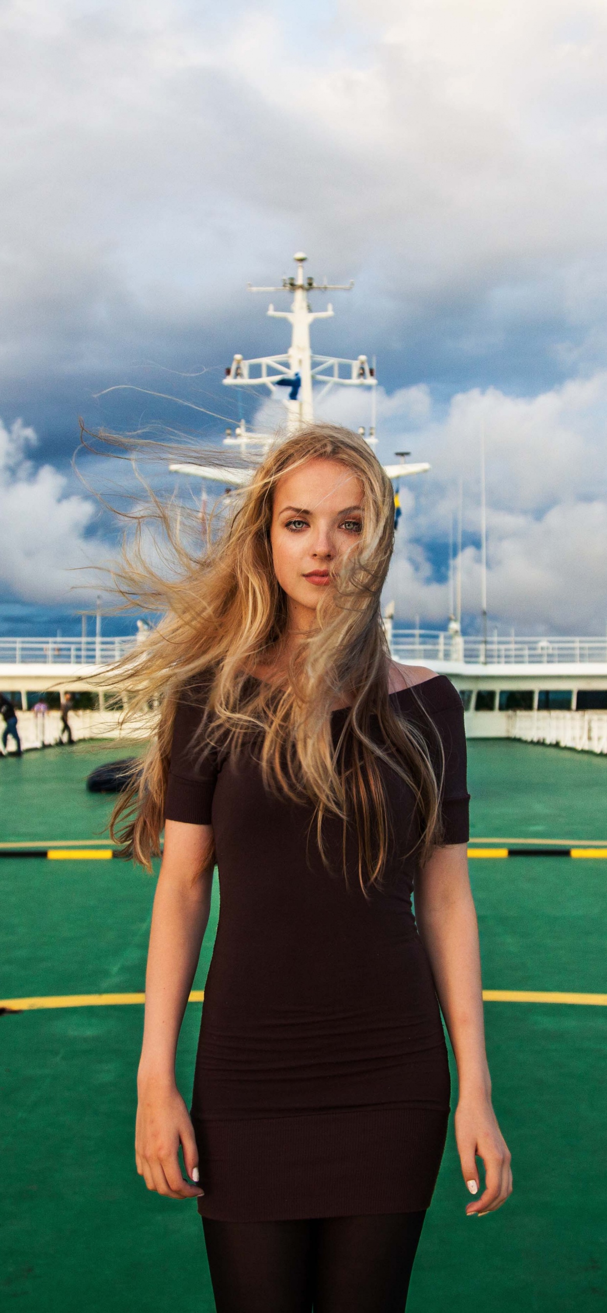 Rumänien, Portrait, Blau, Cloud, Blonde. Wallpaper in 1242x2688 Resolution