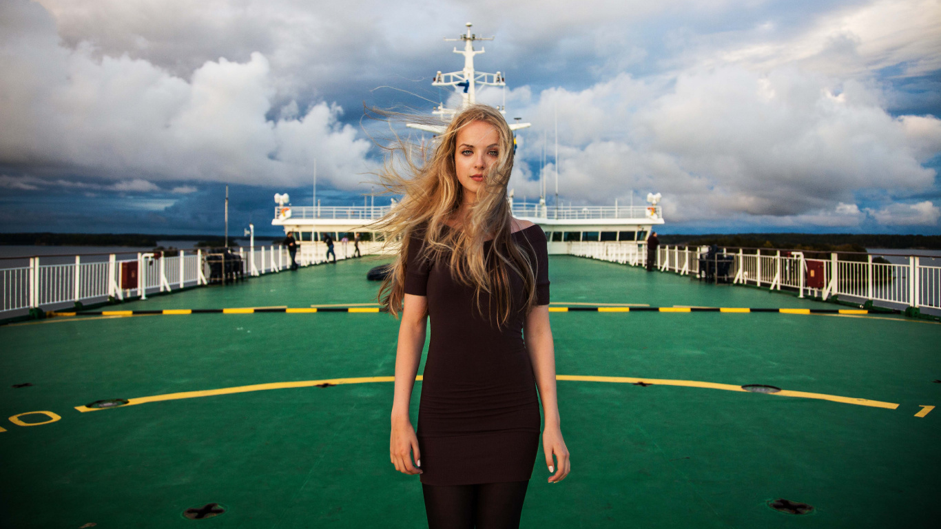 Roumanie, Portrait, Blue, Blond, Vacances. Wallpaper in 1366x768 Resolution