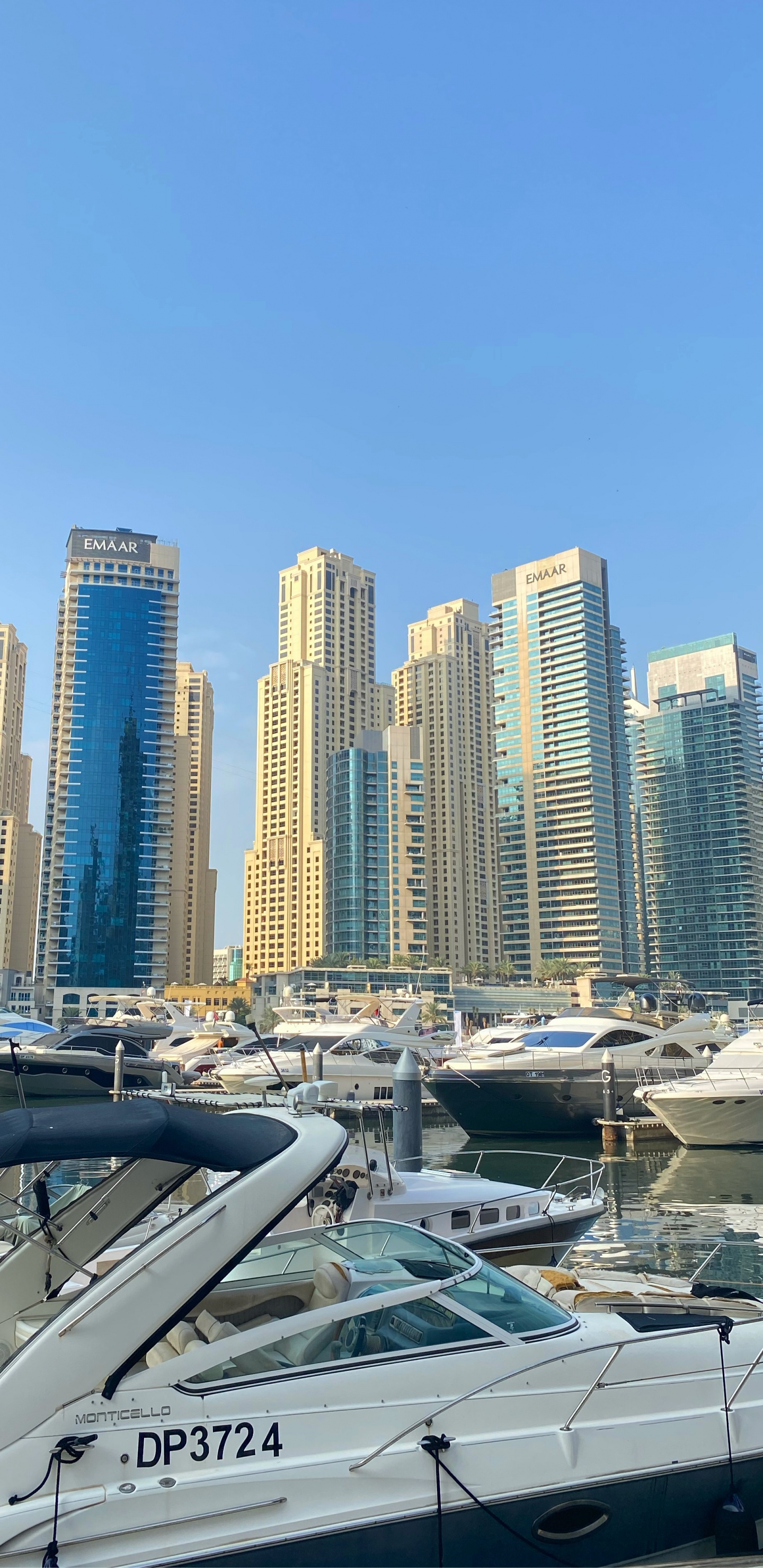 Marina, Torre de Bloques, Moto de Agua, Urbe, Paisaje Urbano. Wallpaper in 1440x2960 Resolution