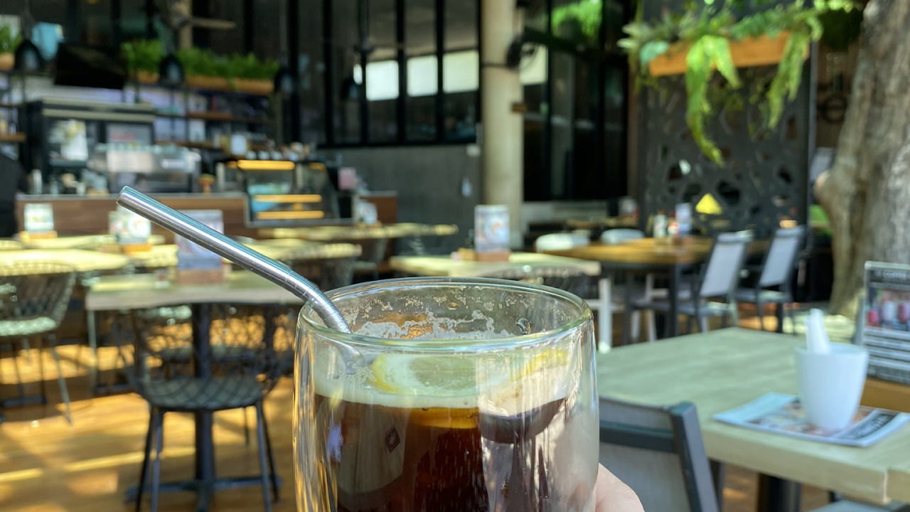 葡萄酒杯, 葡萄酒, 咖啡馆, 饮具, 家具 壁纸 1280x720 允许