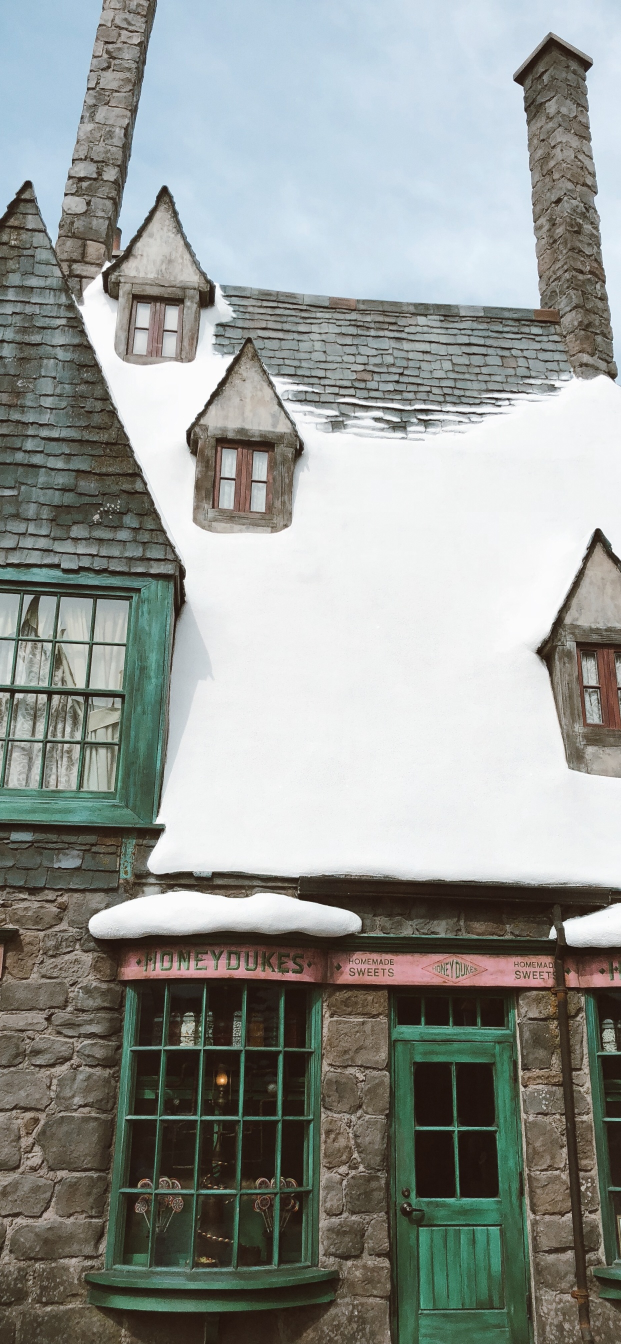 Fenêtre, Propriété, Toit, Maison, Cottage. Wallpaper in 1242x2688 Resolution