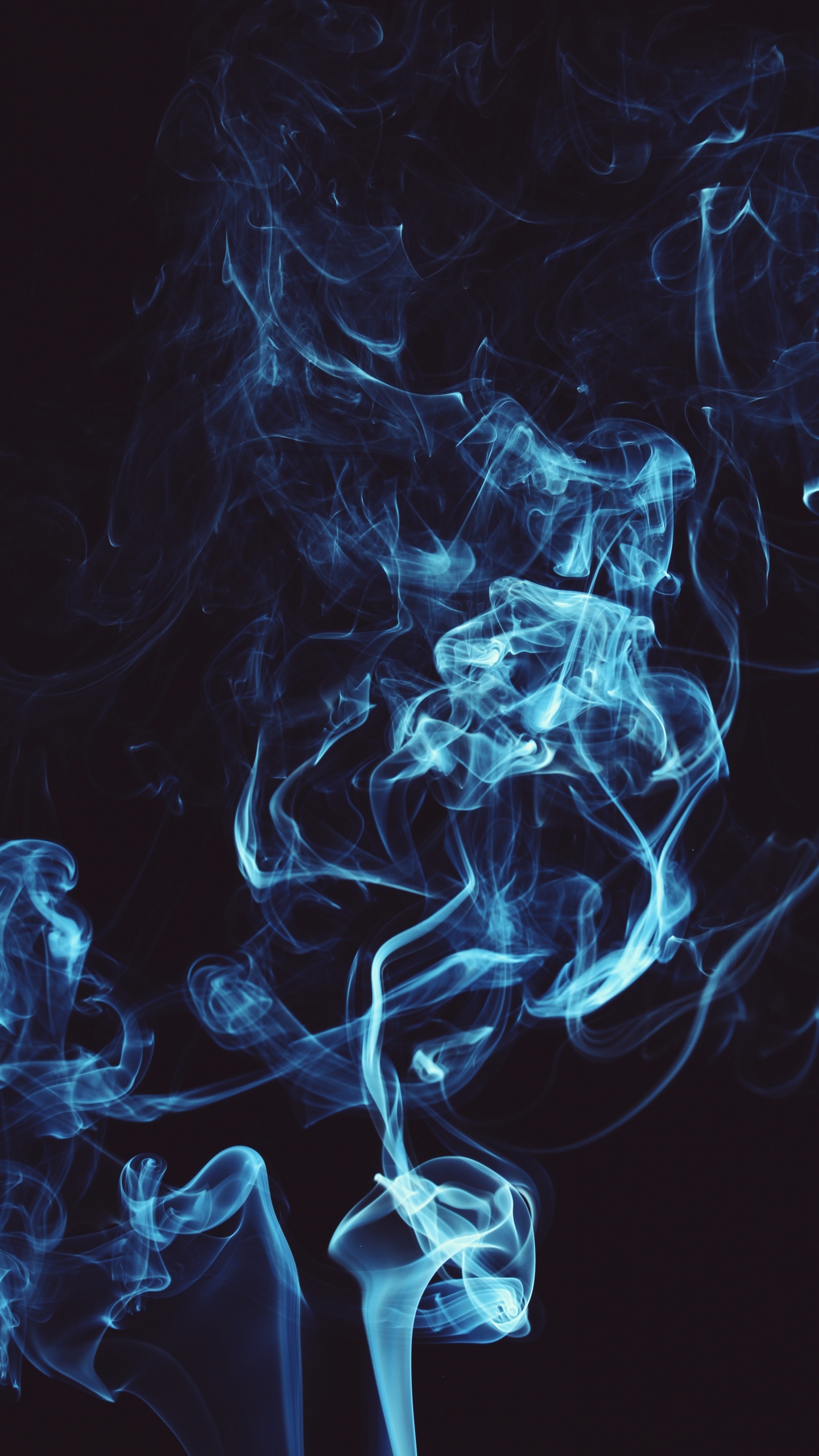 Blue and White Smoke Illustration. Wallpaper in 1440x2560 Resolution