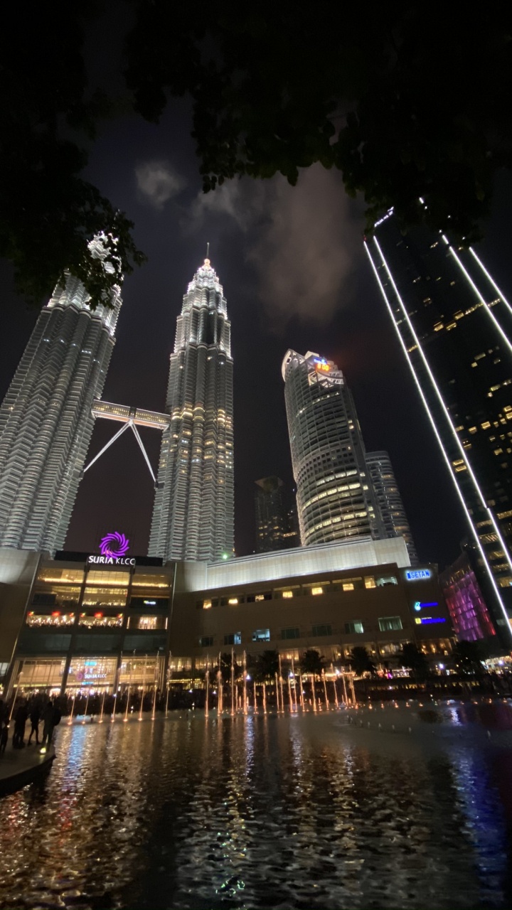 Petronas Towers, Kuala Lumpur, Malaysia, Water, Night. Wallpaper in 720x1280 Resolution