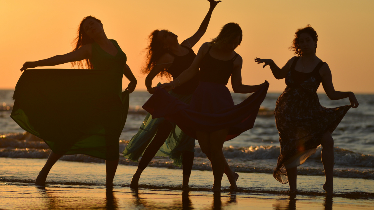 Eau, Amusement, Dance, Loisir, Ciel. Wallpaper in 1280x720 Resolution