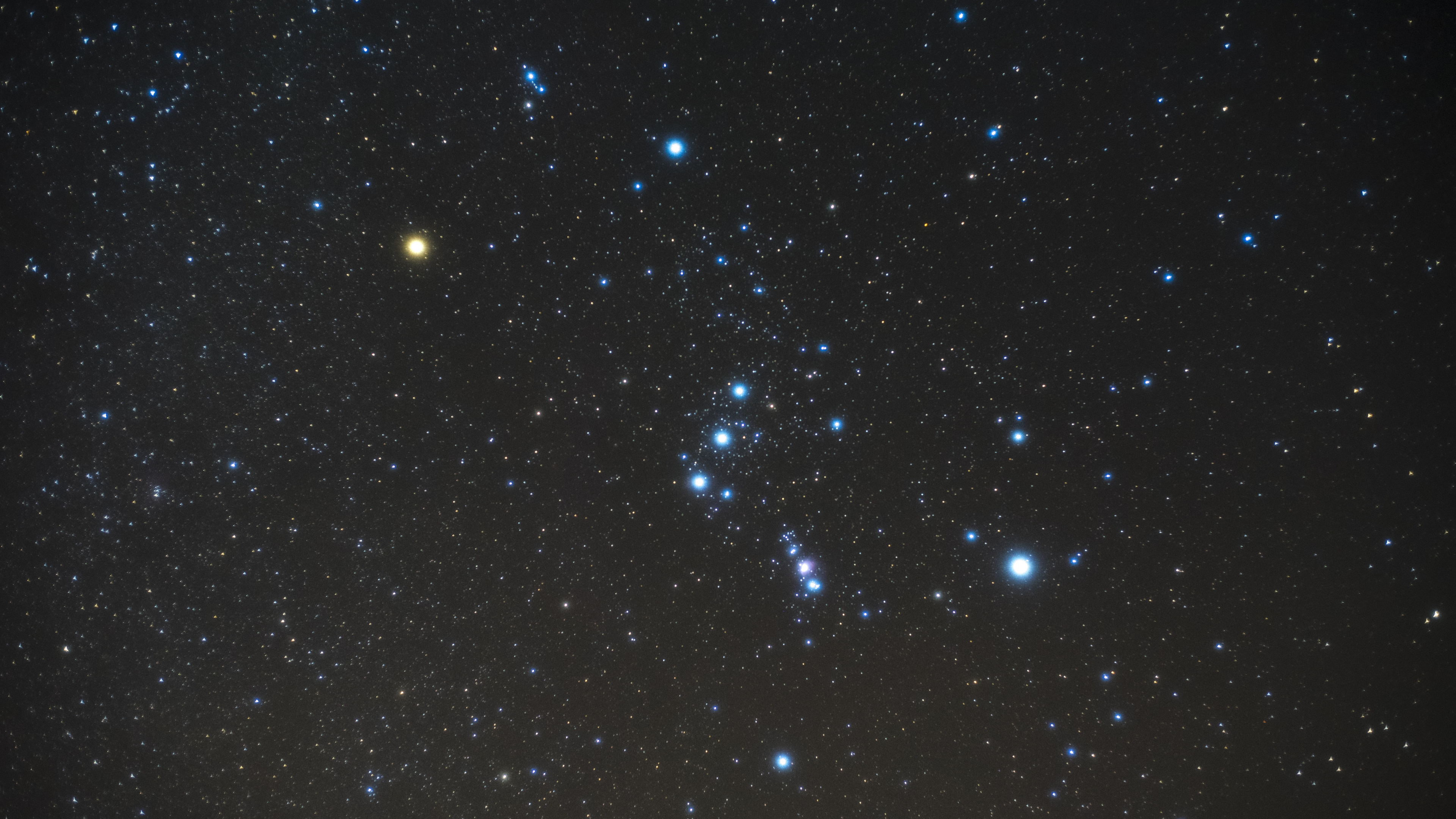 Étoiles Blanches et Bleues Dans le Ciel. Wallpaper in 3840x2160 Resolution