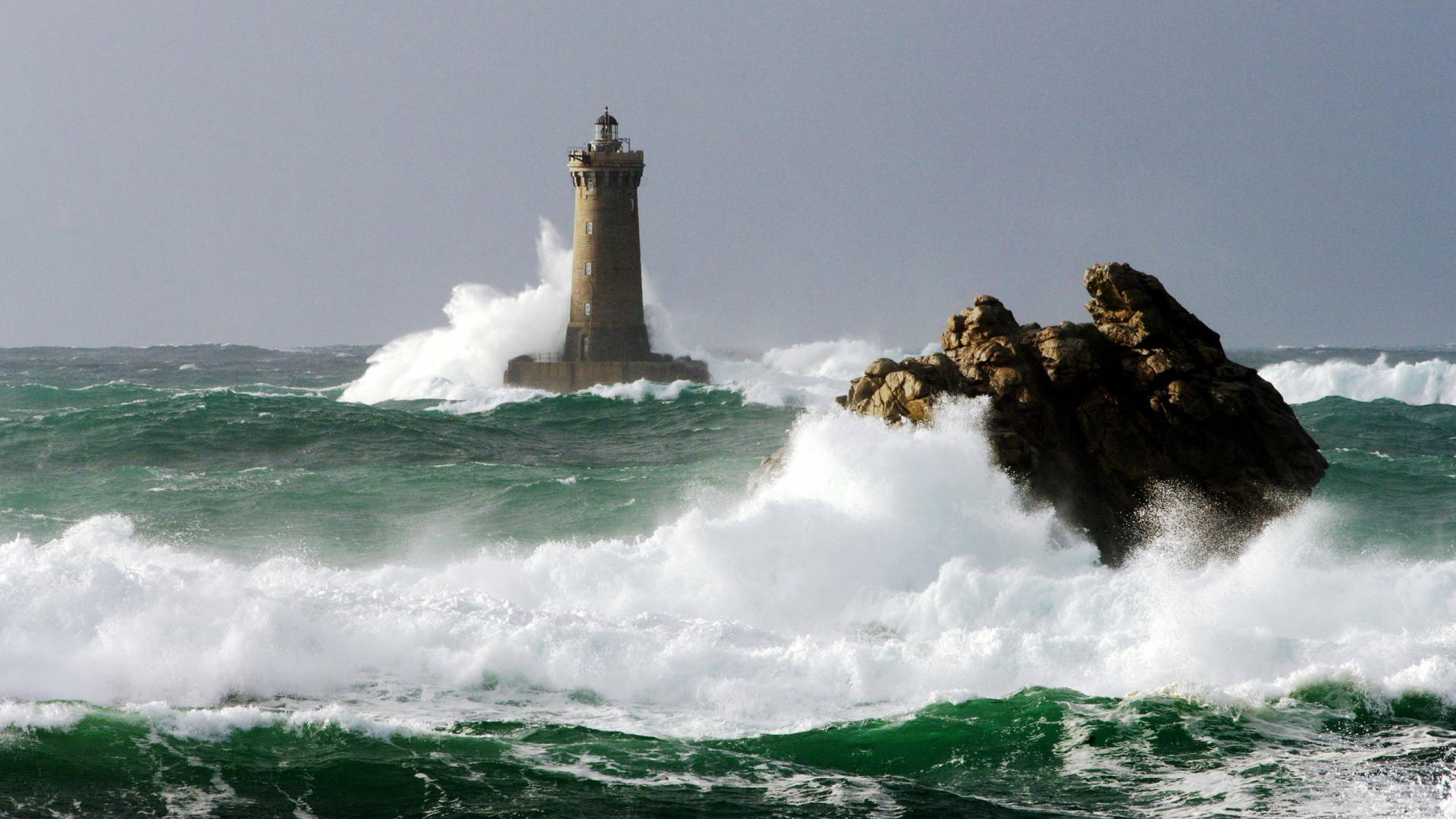 Brown and White Lighthouse on Top of The Hill. Wallpaper in 1920x1080 Resolution