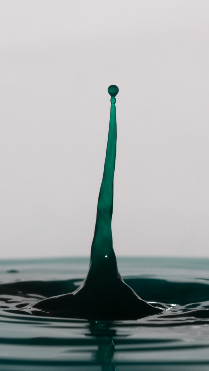 Person im Wasser Tagsüber. Wallpaper in 720x1280 Resolution