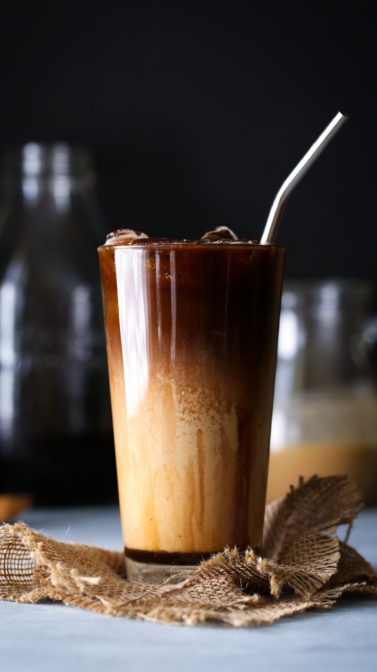 Latte, Café au Lait Glacé, Café Glacé, Boisson au Caramel, Caramel. Wallpaper in 750x1334 Resolution