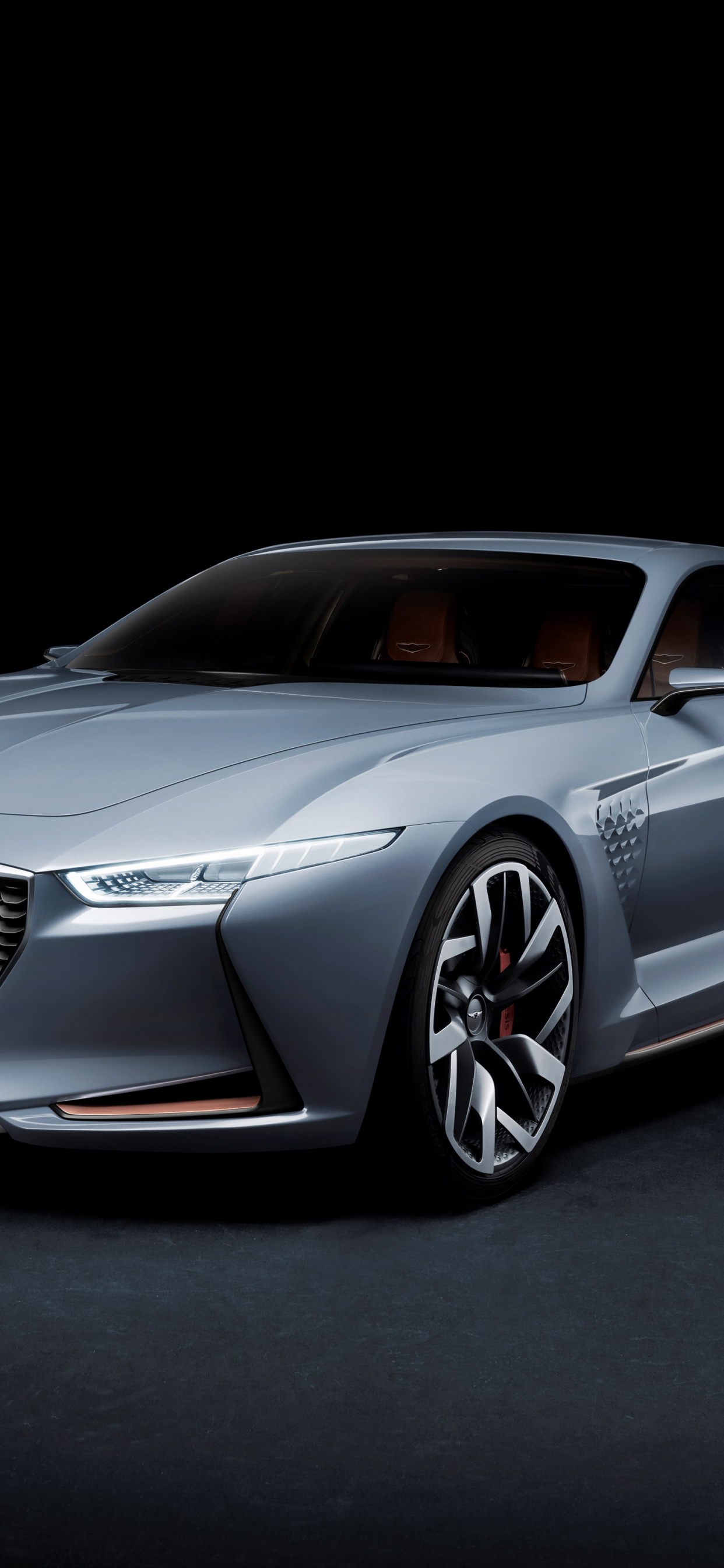 Mercedes Benz Coupe Plateado Sobre Fondo Negro. Wallpaper in 1242x2688 Resolution