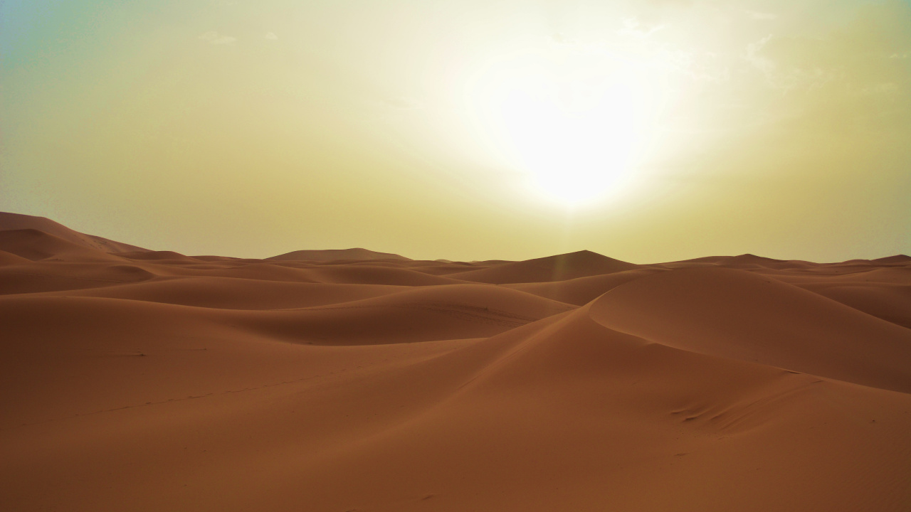 Sun Over Desert During Daytime. Wallpaper in 1280x720 Resolution