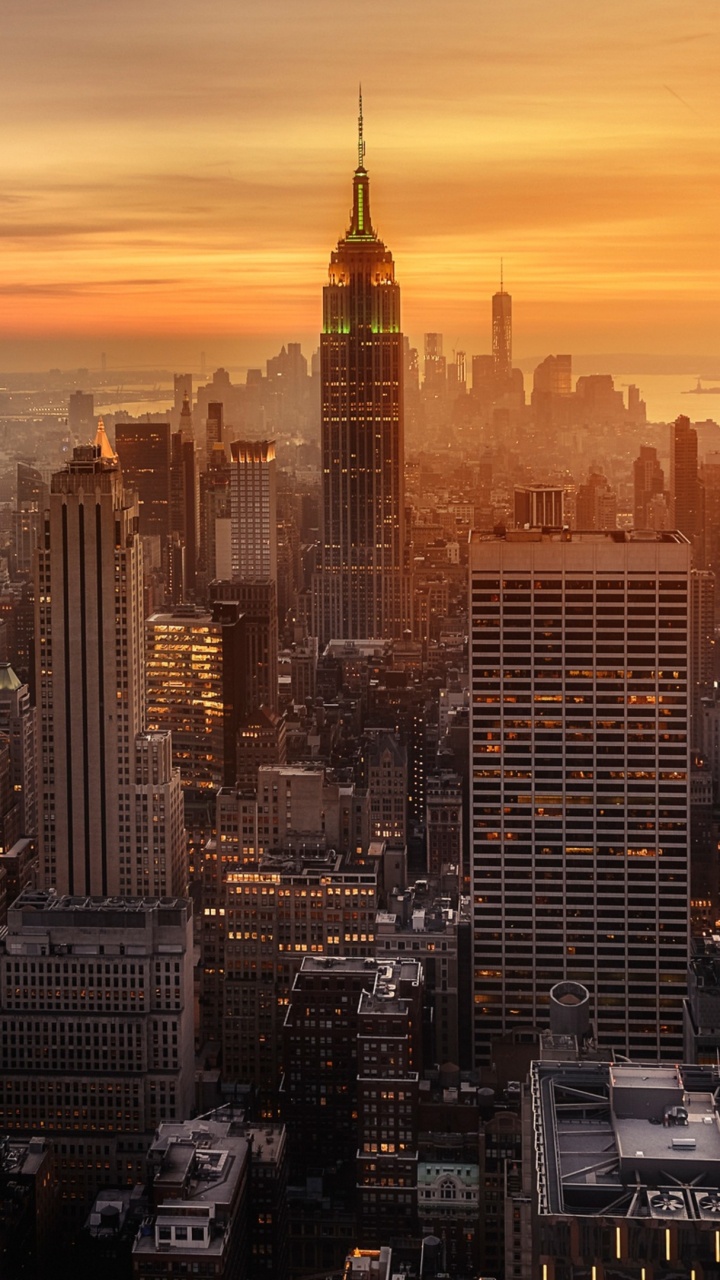 Aerial View of City Buildings During Sunset. Wallpaper in 720x1280 Resolution