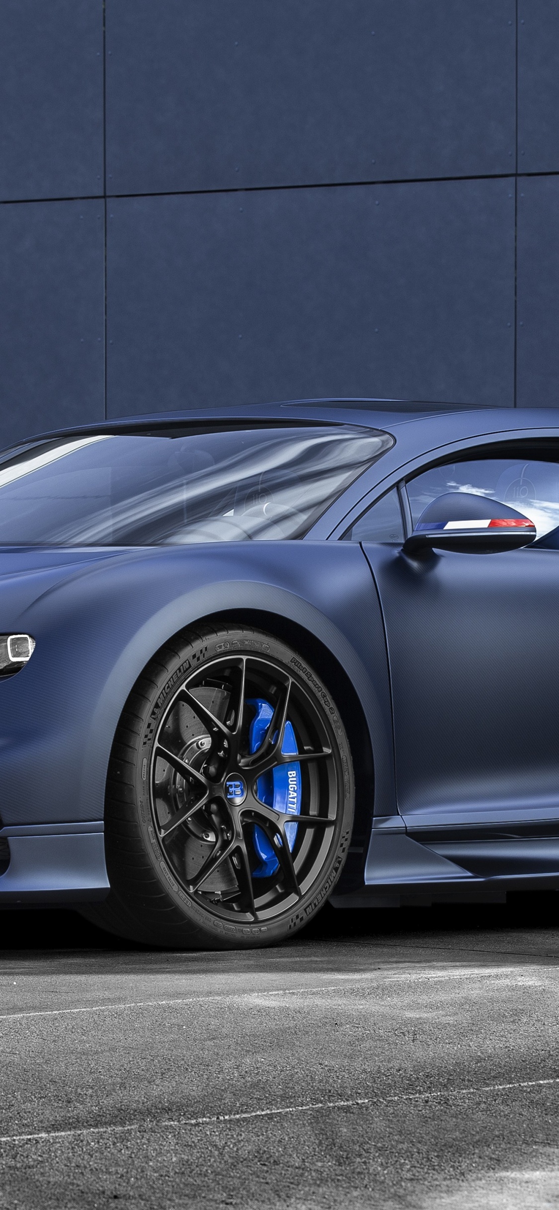 Bugatti, Bugatti Divo, Bugatti Veyron, Roue, Pneu. Wallpaper in 1125x2436 Resolution