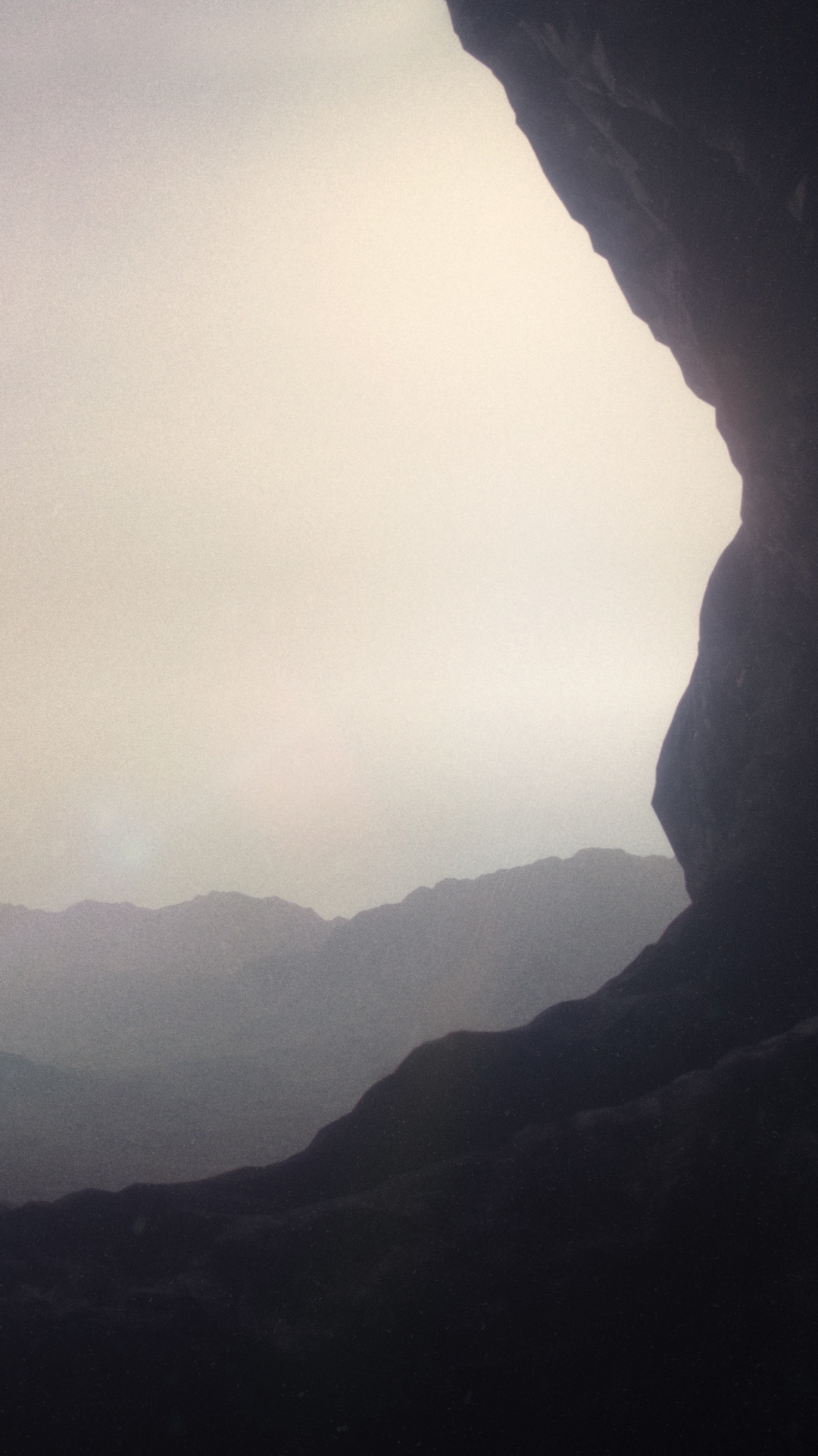 Montagnes Brumeuses Pendant le Jour Brumeux. Wallpaper in 1080x1920 Resolution