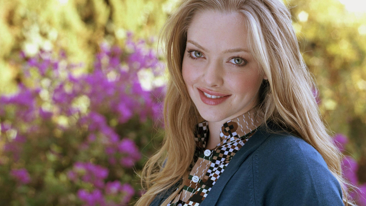 Amanda Seyfried, Blonde, Schönheit, Purpur, Lange Haare. Wallpaper in 1280x720 Resolution