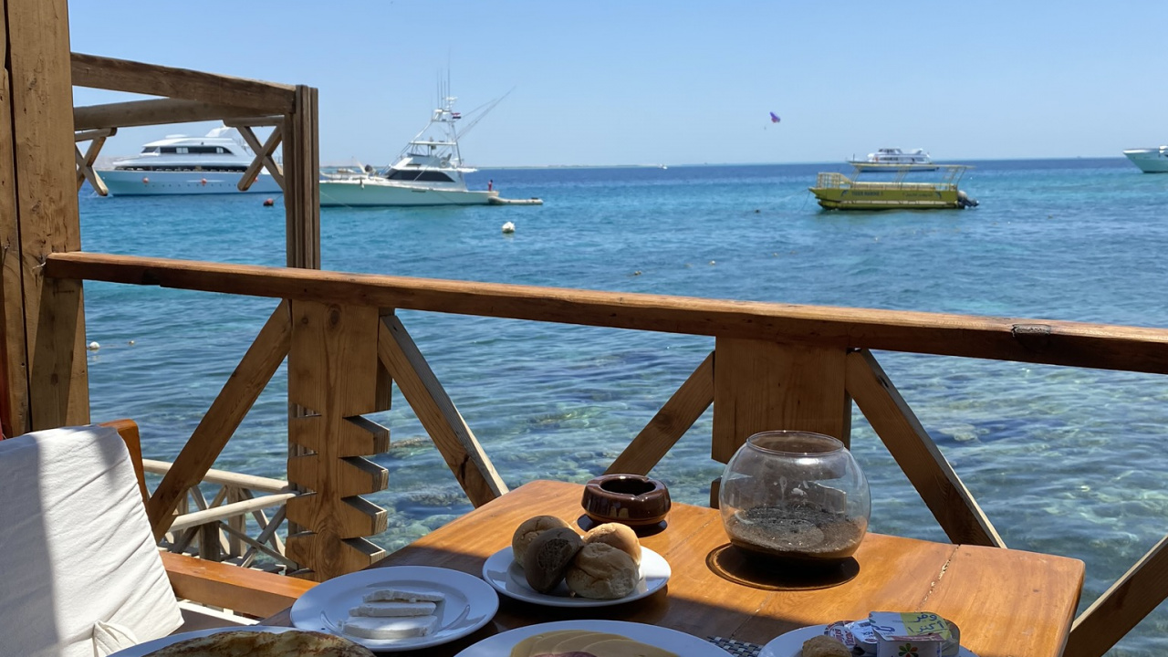 Sea, Serveware, Dishware, Watercraft, Table. Wallpaper in 1280x720 Resolution