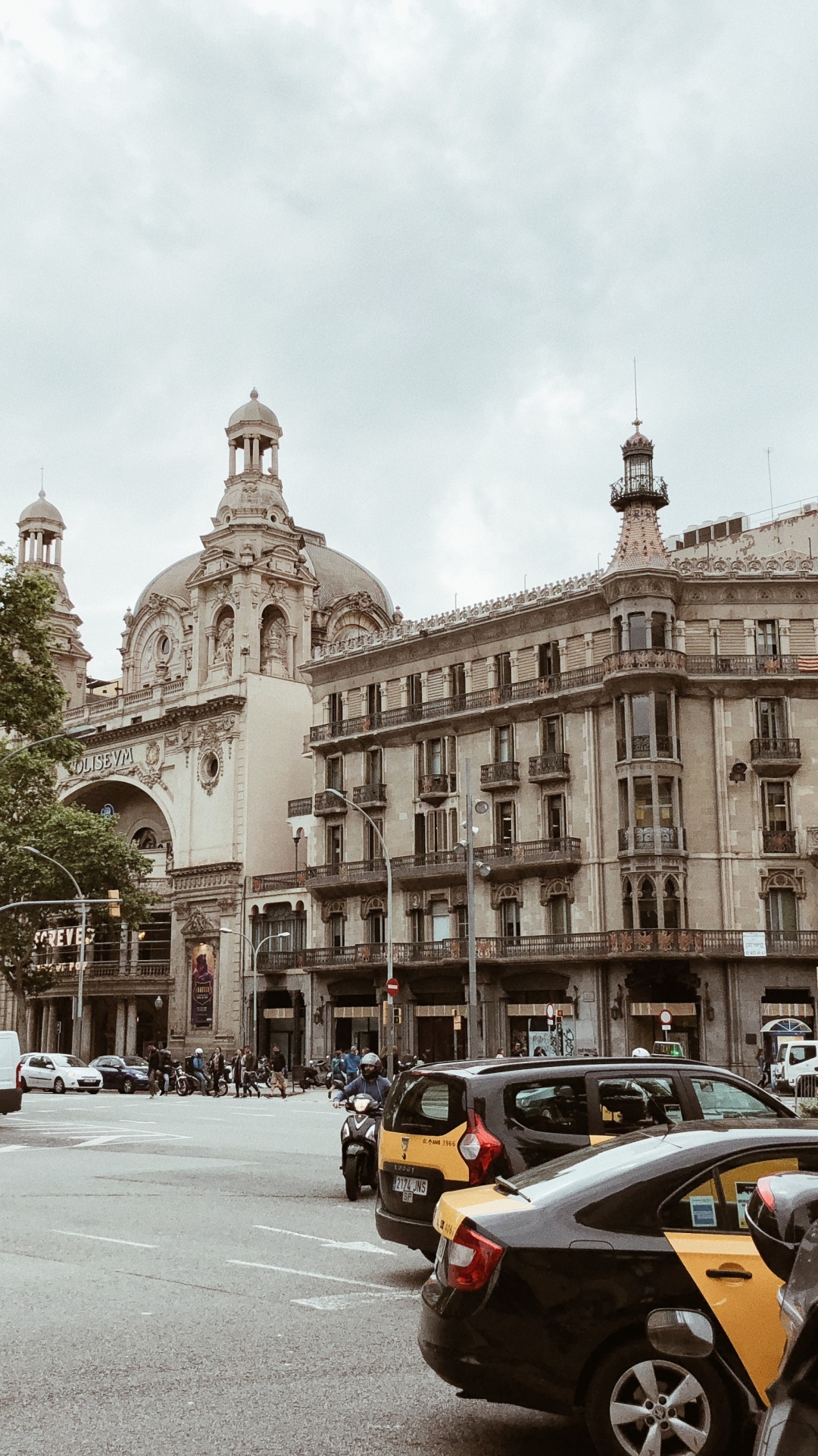 Espanya, Street, Dome, Alloy Wheel, Byzantine Architecture. Wallpaper in 1080x1920 Resolution