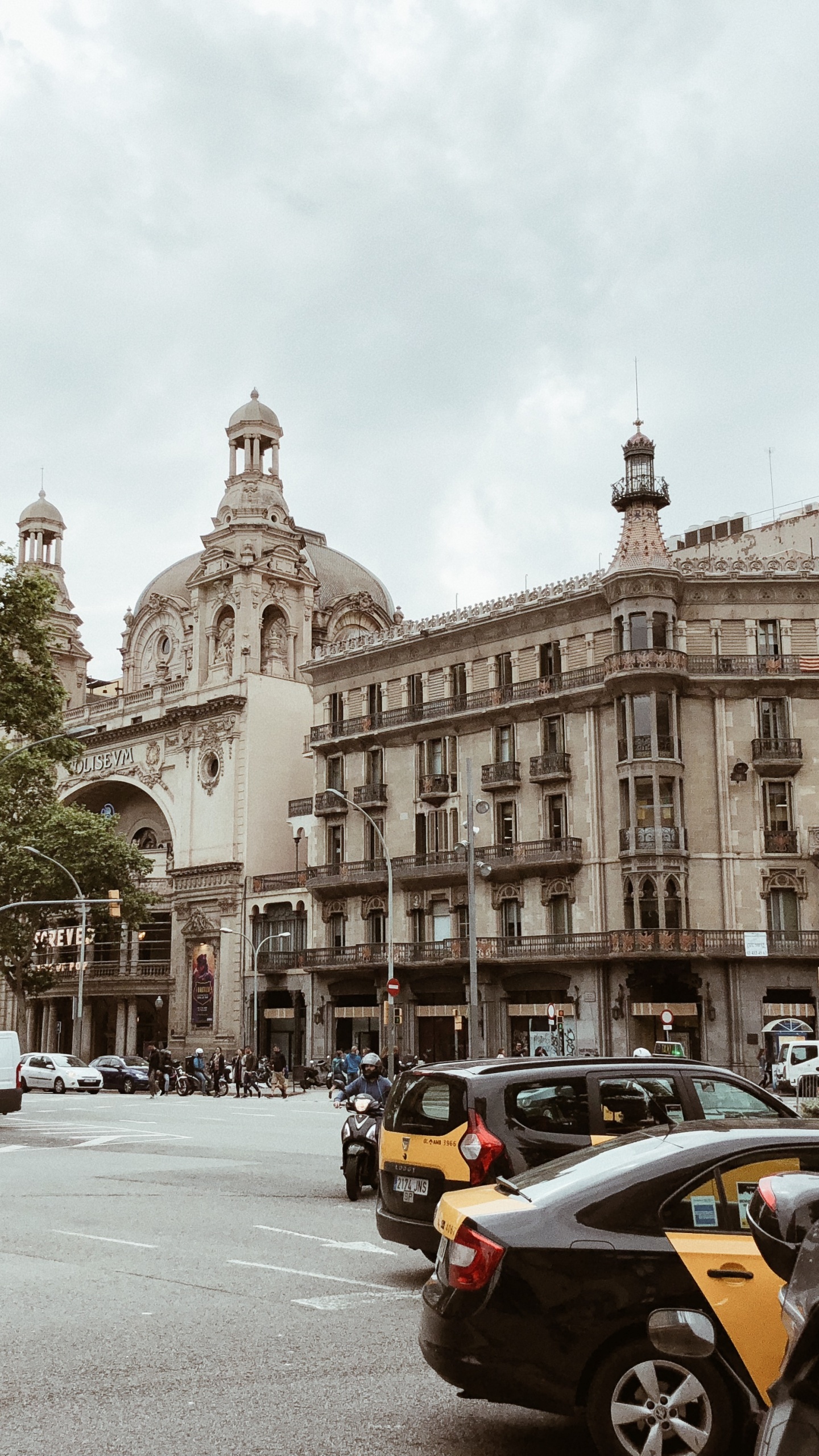 Espanya, Street, Dome, Alloy Wheel, Byzantine Architecture. Wallpaper in 1440x2560 Resolution