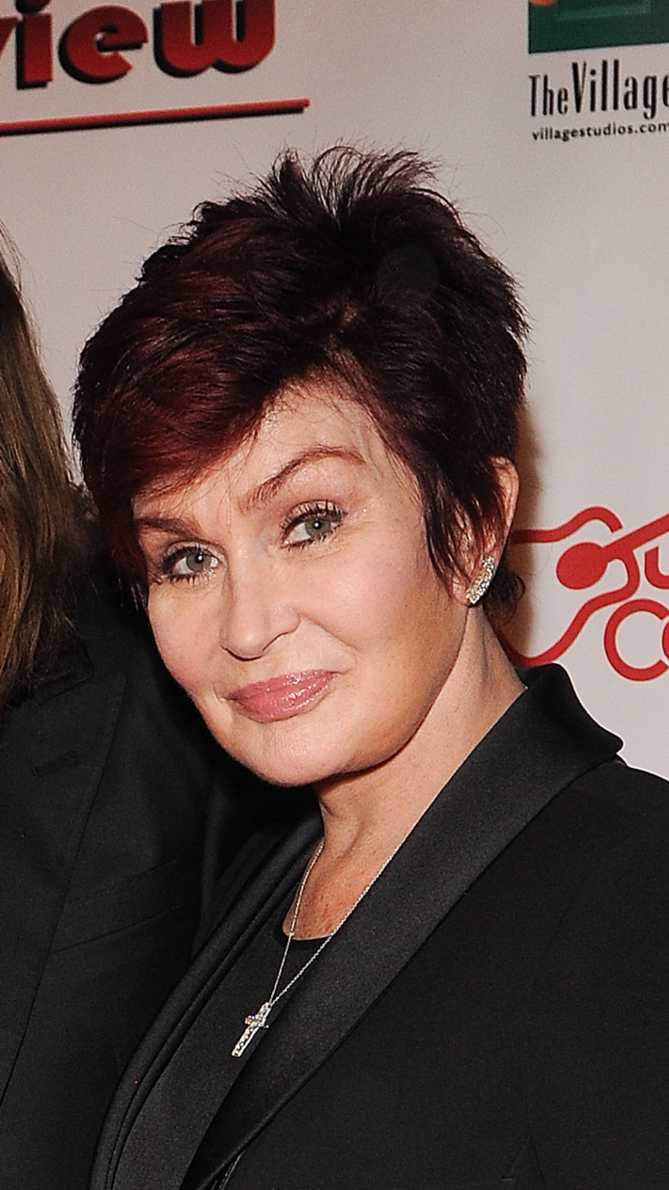 Sharon Osbourne, Kelly Osbourne, Célébrité, Soins de la Vision, Sourire. Wallpaper in 750x1334 Resolution