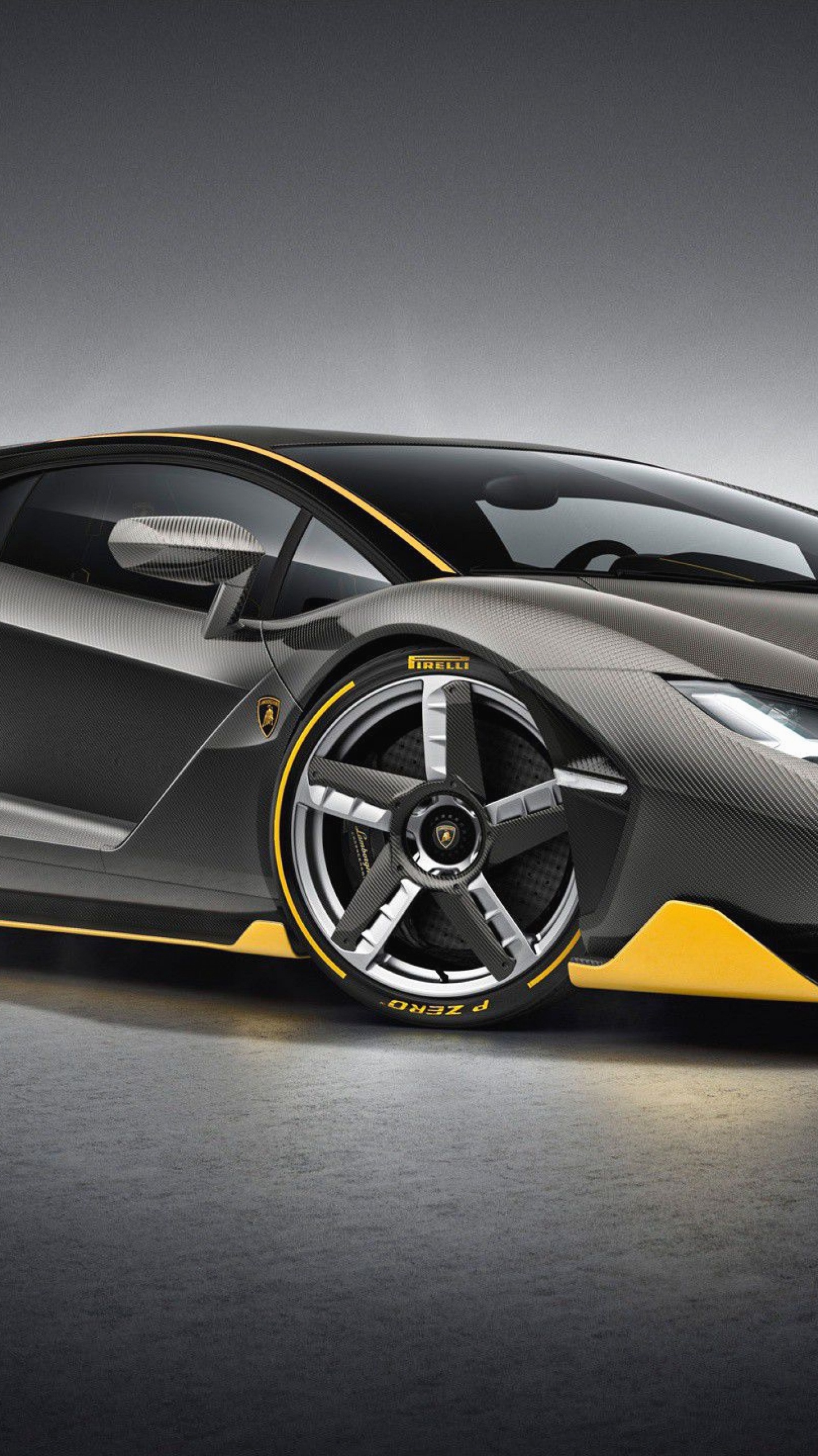 Black and Yellow Lamborghini Aventador. Wallpaper in 1440x2560 Resolution